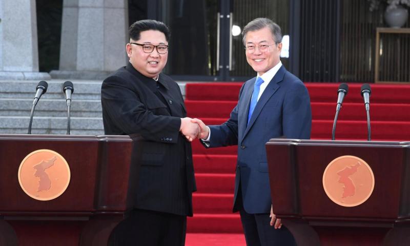 South Korean President Moon Jae-in and North Korean leader Kim Jong Un shake hands at the truce village of Panmunjom inside the demilitarized zone separating the two Koreas, South Korea, April 27, 2018. (Photo: Reuters)