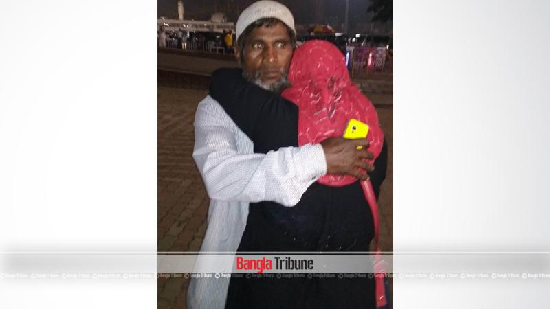 Pinky breaks into tears hugging her father at Shahjalal International Airport on Friday midnight.