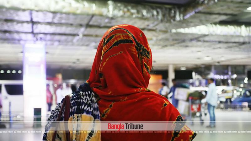 One of the 66 Bangladeshi women who returned from Saudi Arabia on Saturday night after being allegedly tortured at workplaces by employers.
