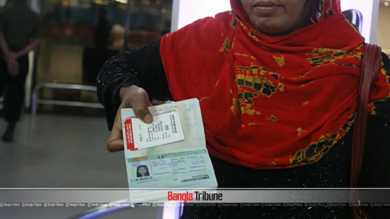 One of the 66 Bangladeshi women who returned from Saudi Arabia on Saturday night after being allegedly tortured at workplaces by employers.
