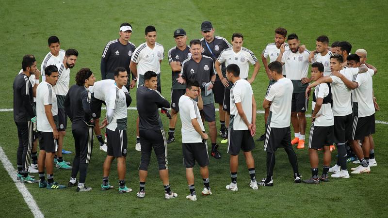 Mexico Training - Rostov Arena, Rostov-on-Don, Russia - June 22, 2018 Mexico coach Juan Carlos Osorio talks to his players during training REUTERS