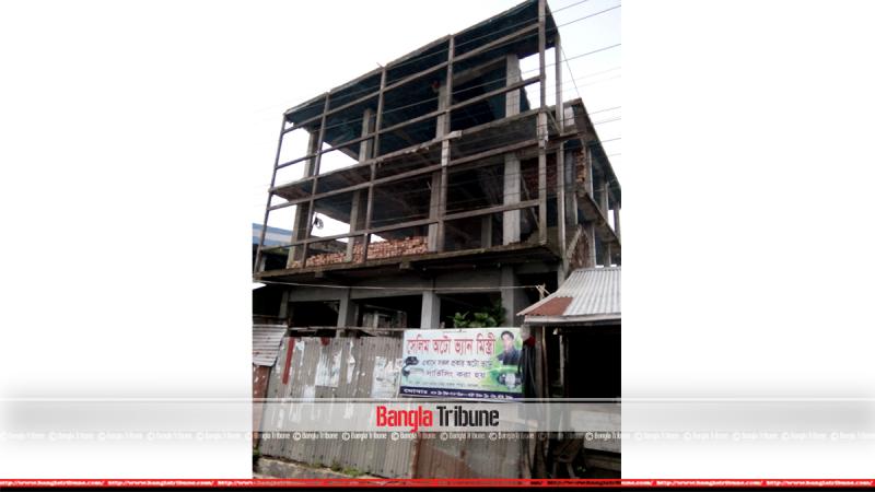 Multi-storey buildings in Mongla without maintaining code.
