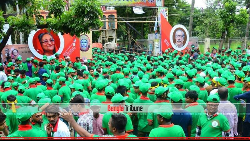 Leaders, activists and supporters of the ruling party Awami League have braved the rain to flock to Dhaka’s Suhrawardy Udyan for the reception of Prime Minister Sheikh Hasina on Saturday (July 21). BANGLATRIBUNE/Sazzad Hossain