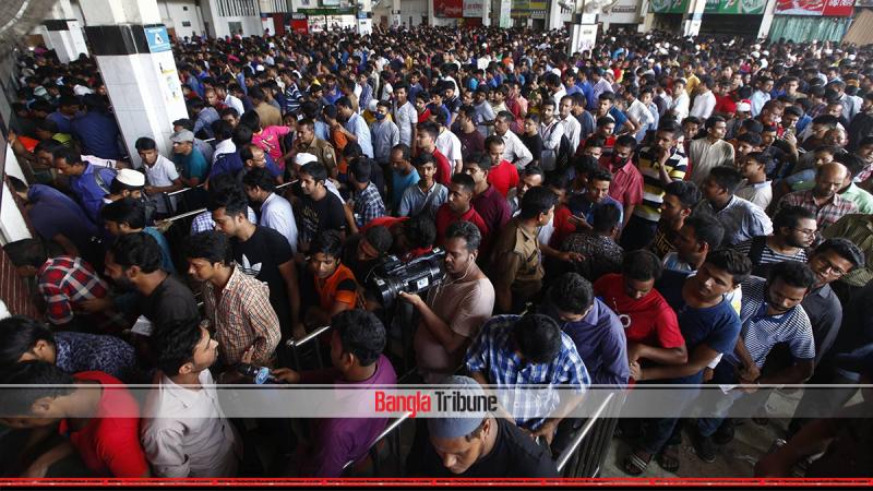 nternet issues halt train ticket sales at the Kamalapur railway station. BANGLA TRIBUNE/nashirul islam