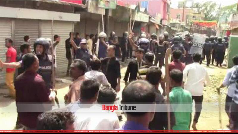 Netrokona AL factions clash during mourning day programme, 20 injured.