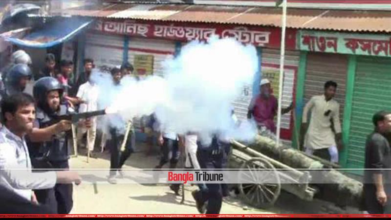 Netrokona AL factions clash during mourning day programme, 20 injured.