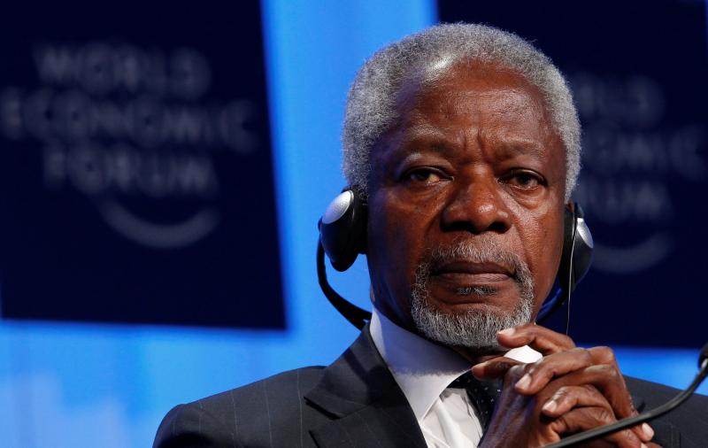 FILE PHOTO - Former UN Secretary-General Kofi Annan attends the ceremony for the Global Statesmanship Award at the World Economic Forum in Davos January 29, 2010. REUTERS