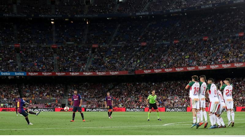 La Liga Santander - FC Barcelona v Alaves - Camp Nou, Barcelona, Spain - Aug 18, 2018 Barcelona`s Lionel Messi takes a free kick. REUTERS