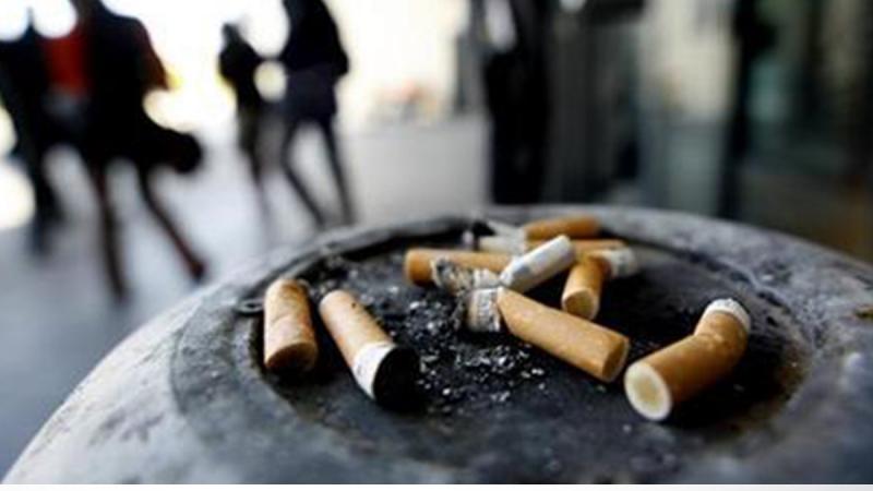 A US research finds that childhood passive smoking increase the risk dying from lung disease. Photo: REUTERS