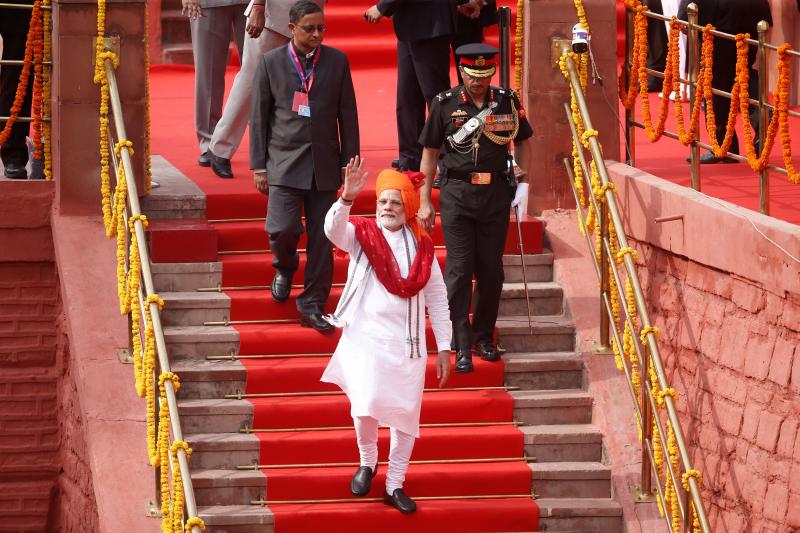 Indian Prime Minister Narendra Modi waves as he leaves after addressing the nation during Independence Day celebrations at the historic Red Fort in Delhi, India, August 15, 2018. REUTERS