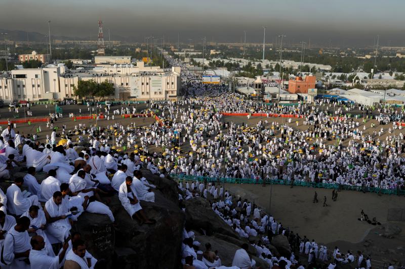 Muslim pilgrims gather on Mount Mercy on the plains of Arafat during the annual haj pilgrimage, outside the holy city of Mecca, Saudi Arabia August 20, 2018. REUTERS