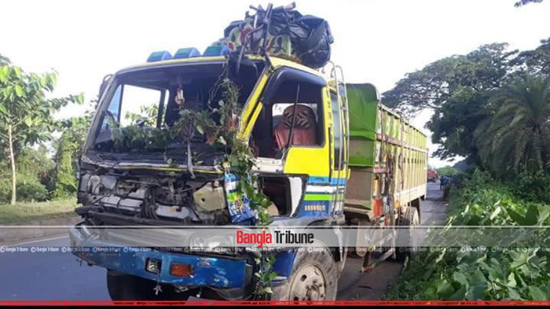 A collision between a truck and a microbus has left six people killed in Feni on Monday (August 20).