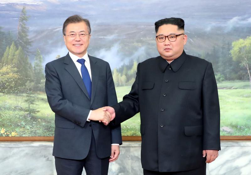 South Korean President Moon Jae-in and North Korean leader Kim Jong Un held a summit in April in the North Korean border town of Panmunjom. REUTERS/FILE PHOTO