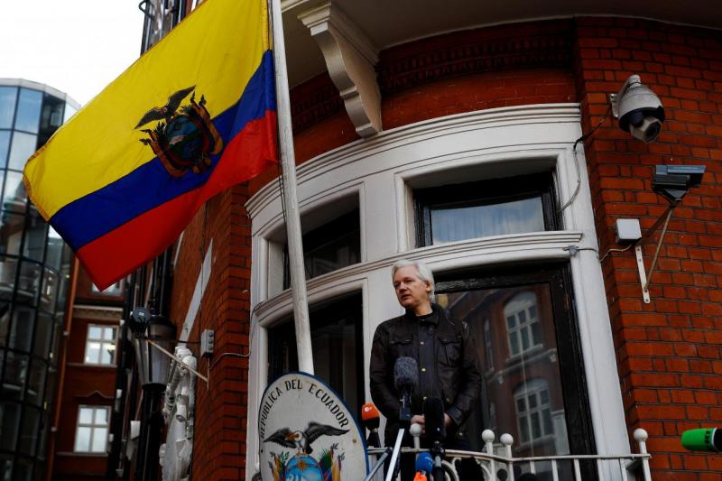 WikiLeaks founder Julian Assange is seen on the balcony of the Ecuadorian Embassy in London, Britain, May 19, 2017. REUTERS