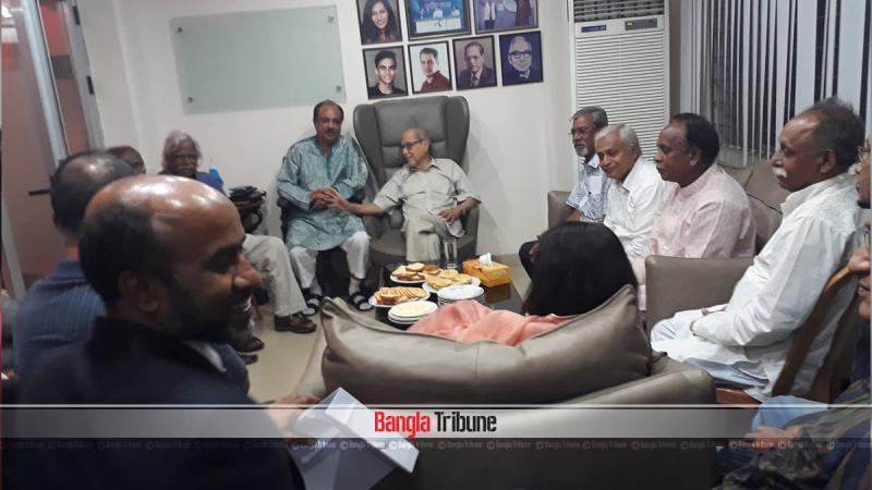 A meeting of AQM Badruddoza Chowdhury-led Jukto Front and Dr Kamal Hossain-led Jatiya Oikya Prokriya with a BNP representative as an observer is held on Tuesday. 