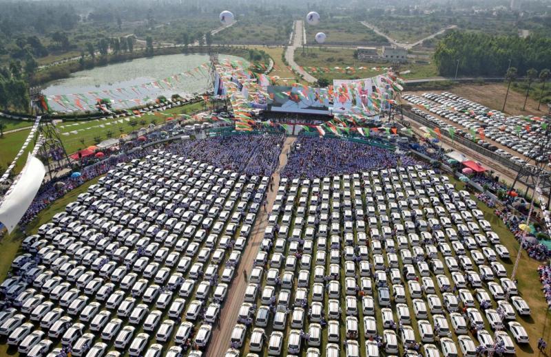 New cars, which according to the local media will be distributed by India`s diamond trader Savji Dholakia to his employees as Diwali gifts during an event called the `Skill India Incentive Ceremony`, are seen parked in Surat, in the western state of Gujarat, India, October 25, 2018. REUTERS/FILE PHOTO