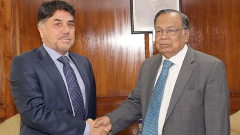 Afghanistan Ambassador to Bangladesh Abdul Qayoom Malikzad (L) and Foreign Minister AH Mahmood Ali at the foreign ministry on Wednesday (Oct 31).