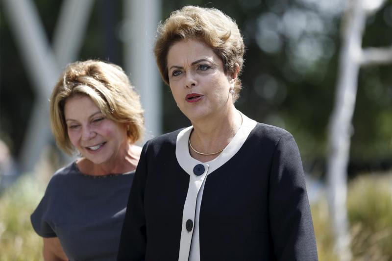 Susan Molinari, Vice President of Public Policy and Government Relations at Google (L) walks with Brazil President Dilma Rousseff as she arrives at Google headquarters in Mountain View, California July 1, 2015. REUTERS/FILE PHOTO