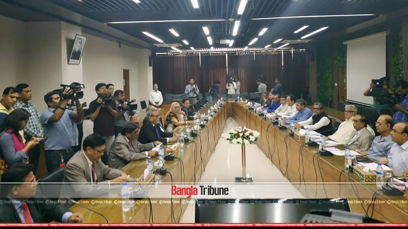An Awami League delegation, led by political adviser to the prime minister HT Imam, in a meeting with Chief Election Commissioner (CEC), KM Nurul Huda, on Wednesday at the Election Commission Bhaban in capital’s Agargaon.