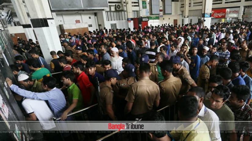 Thousands thronged the Kamalapur Railway Station on Saturday, the second day of advance ticket sales, with many queuing up at the counters  FILE PHOTO