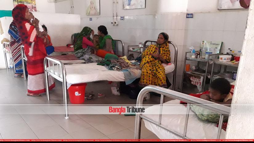 Patients at Dhaka Medical College Hospital suffering ‘Dengu’ fever. Photo taken on July 21, 2018.