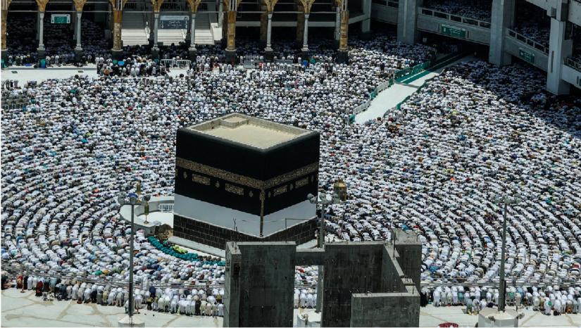 Muslim pilgrims attend Friday prayer at the Grand mosque ahead of annual Haj pilgrimage in the holy city of Mecca, Saudi Arabia August 17, 2018. REUTERS FILE PHOTO