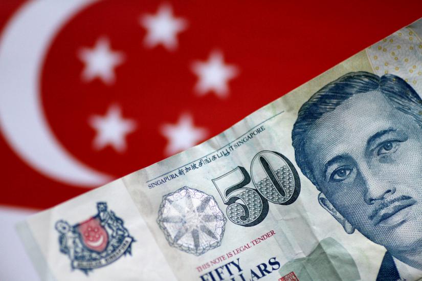 A Singapore dollar note is seen in this illustration photo May 31, 2017. REUTERS/file photo