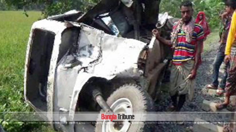 Road crash kills three in Rajbari 