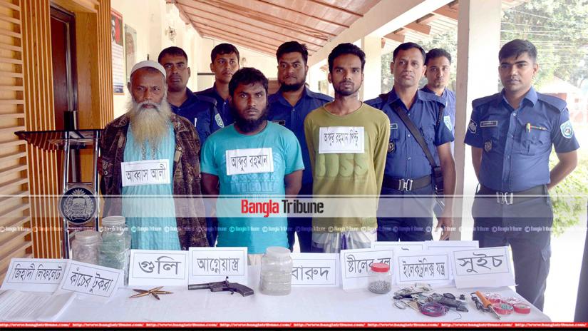 Three ‘JMB militants’ held in Dinajpur in a raid on early Friday.
