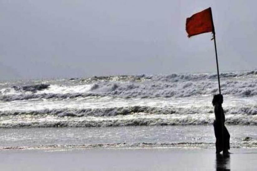 Distant cautionary signal 2 for the maritime ports of Chattogram, Cox’s Bazar, Mongla and Payra has been triggered. 