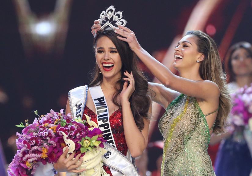 Miss Philippines Catriona Gray is crowned Miss Universe during the final round of the Miss Universe pageant in Bangkok, Thailand, December 17, 2018. REUTERS