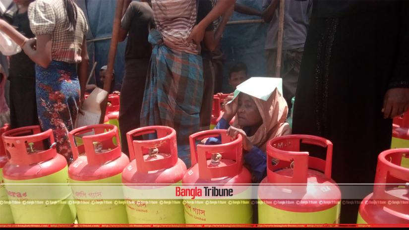 The price of 12kg LPG has been fixed at Tk 995 but Tk 1200 is often taken from consumers.  FILE PHOTO