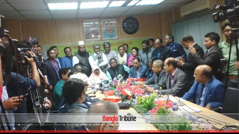 Commerce Minister Tipu Munshi holds meeting with representatives of factory owners and workers at the Secretariat on Tuesday (Jan 8) to address the ongoing unrest.