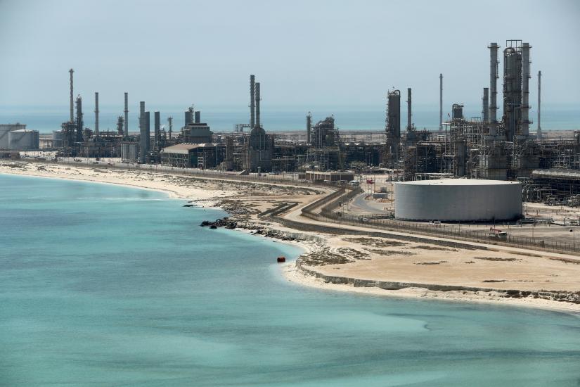 General view of Saudi Aramco`s Ras Tanura oil refinery and oil terminal in Saudi Arabia May 21, 2018. REUTERS/file photo
