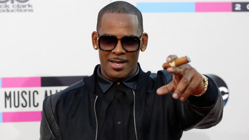 Singer R. Kelly arrives at the 41st American Music Awards in Los Angeles, California November 24, 2013. REUTERS/File Photo