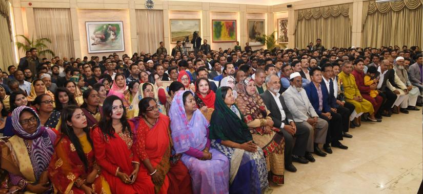 Leaders and activists of Awami League’s Gopalganj’s Kotalipara and Tungipara Upazilas units participate in a programme at Prime Minister Sheikh Hasina’s official residence on Sunday (Jan 20). PID