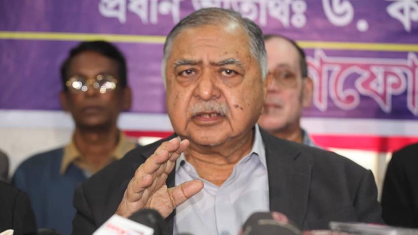 Jatiya Oikya Front Convener and Gano Forum chief Kamal Hossain speaks to media at the party headquarters in the city’s Motijheel on Jan 30, 2019. File Photo