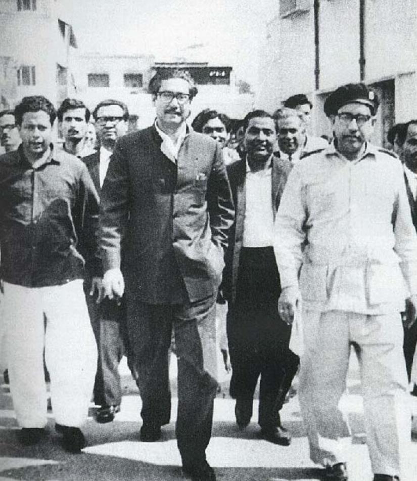 Sheikh Mujibur Rehman walks to the court trying him in the Agartala Conspiracy Case in 1968.