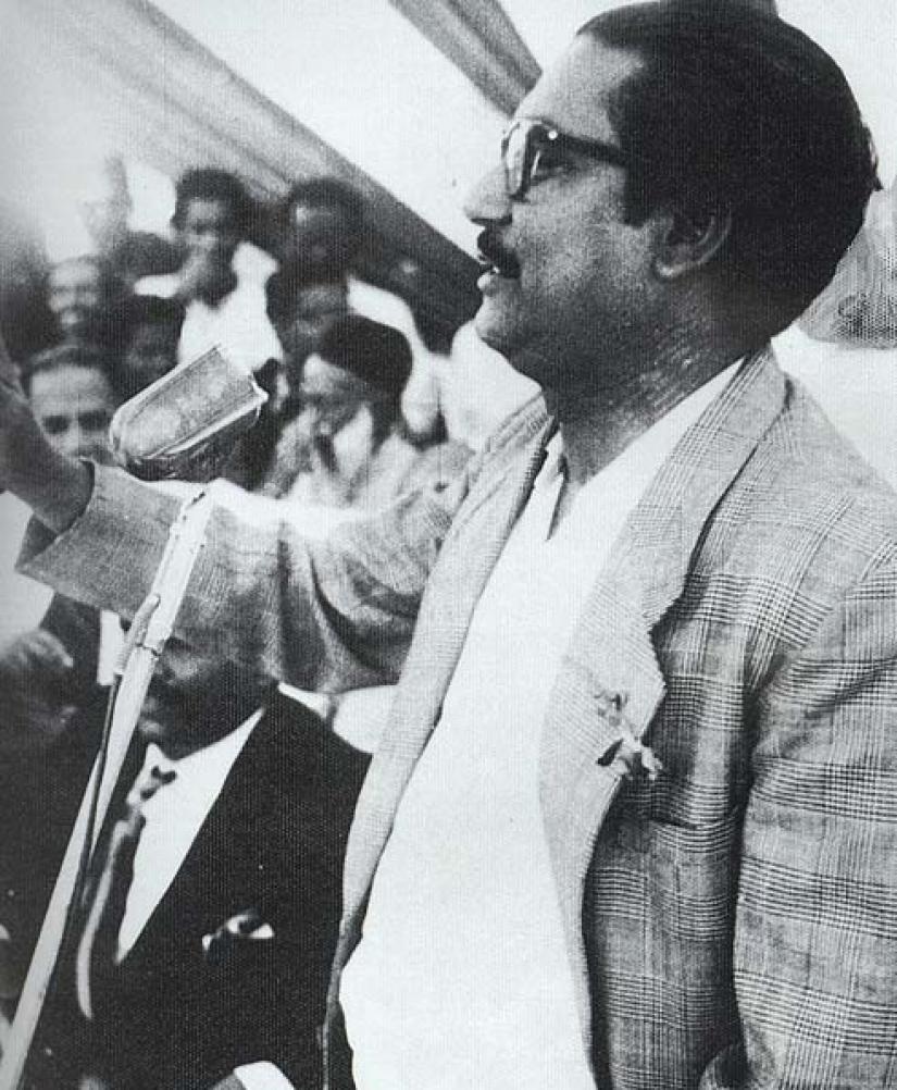 Sheikh Mujib announcing the Six Points in Lahore, 1966.