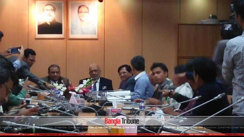 Bangladesh Bank’s lawyer Ajmalul Hossain QC speaks to the media in Dhaka on Sunday (Feb 3).