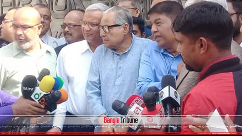 File photo shows BNP National Standing Committee member Nazrul Islam Khan speaking to the media.