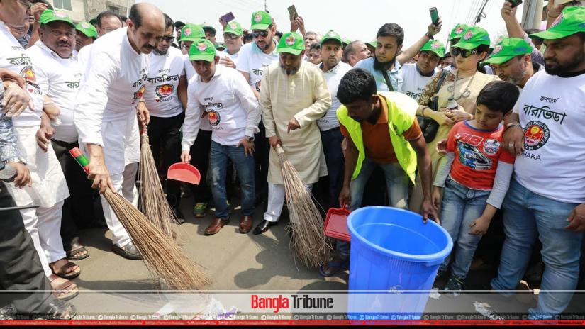 DNCC Mayor Atiqul Islam kicked off the cleaning campaign on Sunday (Mar 17).
