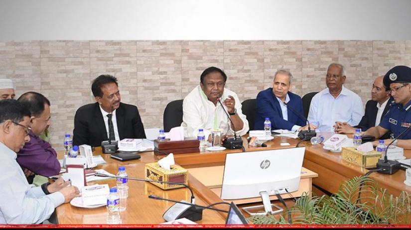 Commerce Minister Tipu Munshi speaking at a meeting on Wednesday (Mar 27).