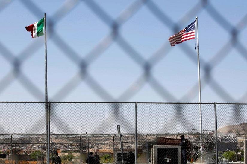 The border between Mexico and the US, is seen from Ciudad Juarez, Mexico, Mar 31, 2019. REUTERS/File Photo
