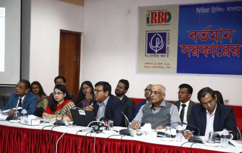 Centre for Policy Dialogue (CPD) officials at a press briefing organized by CPD at the CIRDAP auditorium in Dhaka on Tuesday (Apr 23). PHOTO/Mehedi Hasan