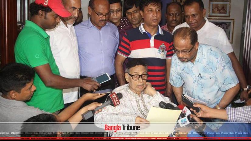 Jatiya Party (JP) chief Hussain Muhammad Ershad during a press conference late on Saturday (May 5).