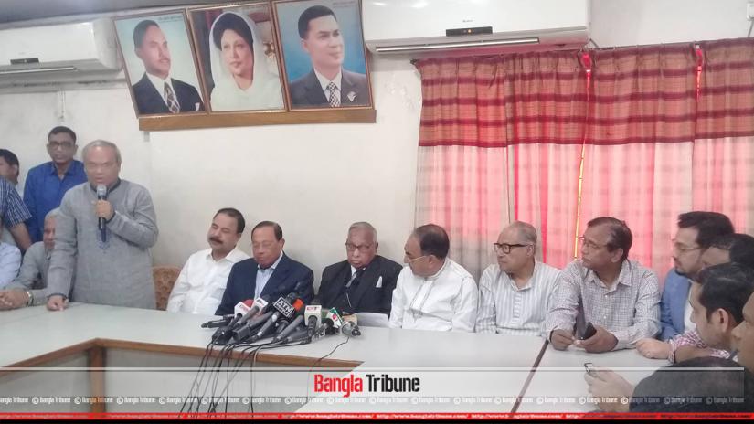 BNP Senior Joint Secretary General Ruhul Kabir Rizvi, BNP Standing Committee member Barrister Jamiruddin Sircar among other party leaders in a press conference at BNP`s Naya Paltan office on Saturday (May 18).