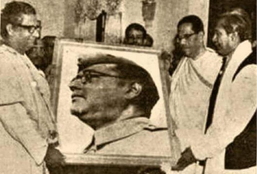 Bangabandhu Sheikh Mujibur Rahman invited Forward Bloc`s Amiya Nath Bose & Prof Samar Guha to Dhaka in 1972. Netaji`s picture was presented to him. Bangabandhu was a great admirer of Netaji Subhas Chandra Bose.Photo: TWITTER