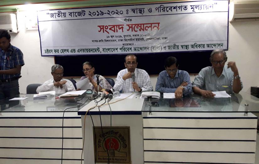 Professor Kazi Rakibul Islam, general secretary of Doctors for Health and Environment addresses a press conference at the Dhaka Reporter`s Unity on Wednesday, June 19, 2019. Photo: Dhaka Tribune