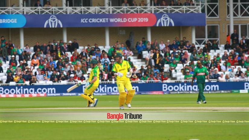 Aaron Finch and David Warner running between the wicket at Trent Bridge, against Bangladesh on Jun 20, 2019. BANGLA TRIBUNE/ Nashirul Islam